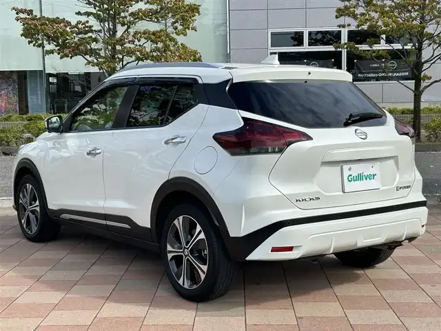 日産 キックス X ツートーンインテリアED 福島県 2021(令3)年 3万km ブリリアントホワイトパール 純正ナビ(MJ120D-L)/「CD・SD・USB・AM・FM」/BT・フルセグTV/デジタルインナーミラー/バック/サイド/フロント/全方位カメラ/ビルトインETC/前席シートヒーター/ステアリングヒーター/クルーズコントロール/プロパイロット/横滑り防止装置/レーンキープアシスト/衝突軽減ブレーキ/アイドリングストップ/純正アルミホイール/純正フロアマット/取説・保証書/スマートキー×2