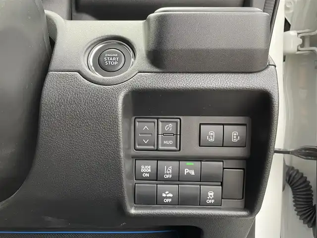 スズキ ソリオ HV SZ 山梨県 2023(令5)年 1.5万km ピュアホワイトパール/ガンメタリック2トーン ワンオーナー/純正ナビ/Bluetooth接続/フルセグTV/全方位カメラ/ETC/両側電動スライドドア/前席シートヒーター/ヘッドアップディスプレイ/パドルシフト/レーダークルーズコントロール/ステアリングスイッチ/スペアキー/取扱説明書/保証書
