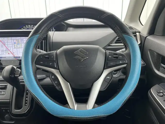 スズキ ソリオ HV SZ 山梨県 2023(令5)年 1.5万km ピュアホワイトパール/ガンメタリック2トーン ワンオーナー/純正ナビ/Bluetooth接続/フルセグTV/全方位カメラ/ETC/両側電動スライドドア/前席シートヒーター/ヘッドアップディスプレイ/パドルシフト/レーダークルーズコントロール/ステアリングスイッチ/スペアキー/取扱説明書/保証書