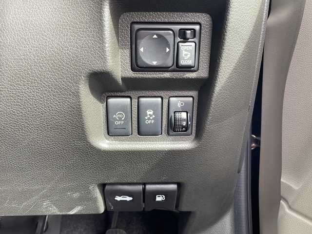 日産 キューブ 15X 大阪府 2017(平29)年 3.9万km ビターショコラ 2トーン 純正ナビ/（CD・DVD・BT・フルセグ）/ドライブレコーダー/純正フロアマット/プッシュスタート/ETC/電動格納ミラー/スペアキーあり/保証書・取扱説明書あり