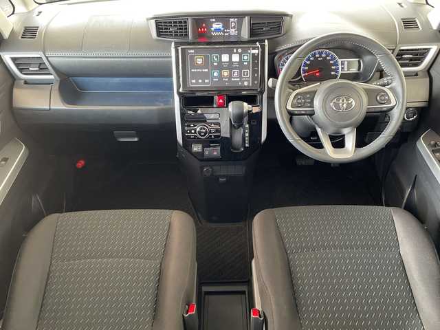 トヨタ ルーミー カスタムG 岐阜県 2023(令5)年 1.4万km レーザーブルークリスタルシャイン /登録時14026km//ワンオーナー//純正9インチディスプレイオーディオ/(AM/FM/フルセグTV/BT/USB)//メーカーパッケージOP(ディスプレイオーディオパッケージ)/(9インチディスプレイオーディオ)/(バックカメラ)/(ステアリングスイッチ)//スマートアシスト/(衝突回避支援ブレーキ機能)/(衝突警報機能)/(車線逸脱警報機能)/(路側逸脱警報)/(ふらつき警報)/(ブレーキ制御付誤発進抑制機能)/(先行車発進お知らせ機能)/(アダプティプドライビングビーム)/(オートハイビーム)/(サイドビューランプ)/(コーナーセンサー)/(標識認識機能)/(全車速追従機能付ACC)//純正フロアマット//純正LEDヘッドライト//純正14インチアルミホイール//ETC