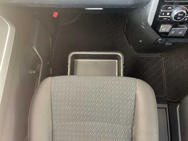 トヨタ ルーミー カスタムG 岐阜県 2023(令5)年 1.4万km レーザーブルークリスタルシャイン /登録時14026km//ワンオーナー//純正9インチディスプレイオーディオ/(AM/FM/フルセグTV/BT/USB)//メーカーパッケージOP(ディスプレイオーディオパッケージ)/(9インチディスプレイオーディオ)/(バックカメラ)/(ステアリングスイッチ)//スマートアシスト/(衝突回避支援ブレーキ機能)/(衝突警報機能)/(車線逸脱警報機能)/(路側逸脱警報)/(ふらつき警報)/(ブレーキ制御付誤発進抑制機能)/(先行車発進お知らせ機能)/(アダプティプドライビングビーム)/(オートハイビーム)/(サイドビューランプ)/(コーナーセンサー)/(標識認識機能)/(全車速追従機能付ACC)//純正フロアマット//純正LEDヘッドライト//純正14インチアルミホイール//ETC