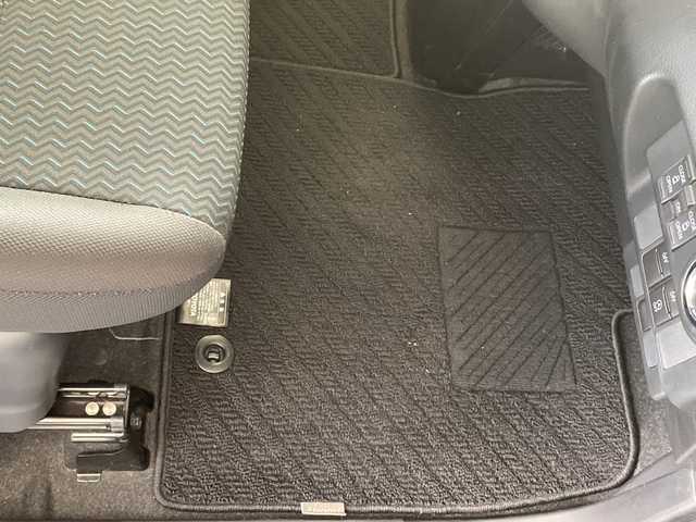 トヨタ ルーミー カスタムG 岐阜県 2023(令5)年 1.4万km レーザーブルークリスタルシャイン /登録時14026km//ワンオーナー//純正9インチディスプレイオーディオ/(AM/FM/フルセグTV/BT/USB)//メーカーパッケージOP(ディスプレイオーディオパッケージ)/(9インチディスプレイオーディオ)/(バックカメラ)/(ステアリングスイッチ)//スマートアシスト/(衝突回避支援ブレーキ機能)/(衝突警報機能)/(車線逸脱警報機能)/(路側逸脱警報)/(ふらつき警報)/(ブレーキ制御付誤発進抑制機能)/(先行車発進お知らせ機能)/(アダプティプドライビングビーム)/(オートハイビーム)/(サイドビューランプ)/(コーナーセンサー)/(標識認識機能)/(全車速追従機能付ACC)//純正フロアマット//純正LEDヘッドライト//純正14インチアルミホイール//ETC