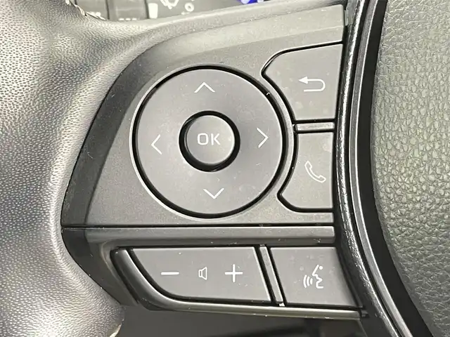 トヨタ カローラツーリング ハイブリッド ダブルバイビー 千葉県 2020(令2)年 6.9万km ホワイトパールクリスタルシャイン トヨタセーフティセンス/・プリクラッシュセーフティ/・プリクラッシュセーフティブレーキ/・レーダークルーズコントロール/・クリアランスソナー/・ブラインドスポットモニター/・レーンキープアシスト/純正８型ディスプレイオーディオ（ナビ付き）/・CD/DVD/USB/Bluetooth/フルセグTV/・バックカメラ/・ビルトインETC/革巻きステアリング/・ステアリングスイッチ/・ステアリングヒーター/ハーフレザーシート/・DNシートヒーター/電子パーキング/・ブレーキホールド/純正フロアマット/純正１７インチAW/オートライト/・オートマチックハイビーム/・LEDヘッドライト/・LEDフォグランプ