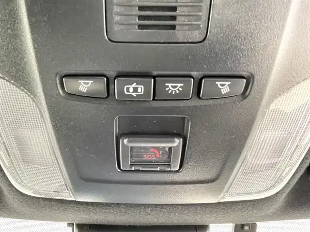 トヨタ カローラツーリング ハイブリッド ダブルバイビー 千葉県 2020(令2)年 6.9万km ホワイトパールクリスタルシャイン トヨタセーフティセンス/・プリクラッシュセーフティ/・プリクラッシュセーフティブレーキ/・レーダークルーズコントロール/・クリアランスソナー/・ブラインドスポットモニター/・レーンキープアシスト/純正８型ディスプレイオーディオ（ナビ付き）/・CD/DVD/USB/Bluetooth/フルセグTV/・バックカメラ/・ビルトインETC/革巻きステアリング/・ステアリングスイッチ/・ステアリングヒーター/ハーフレザーシート/・DNシートヒーター/電子パーキング/・ブレーキホールド/純正フロアマット/純正１７インチAW/オートライト/・オートマチックハイビーム/・LEDヘッドライト/・LEDフォグランプ