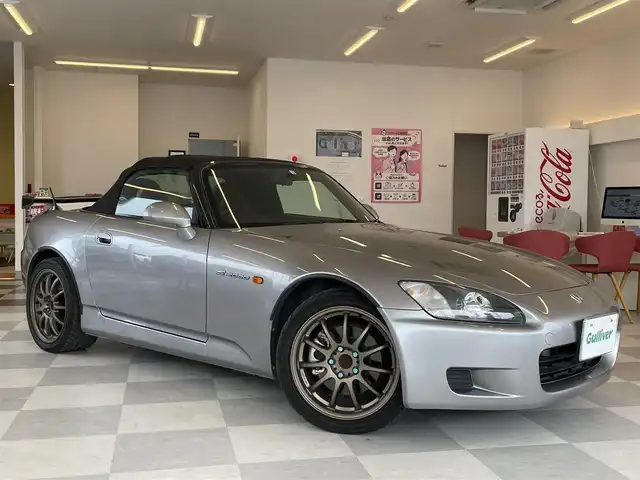 ホンダ Ｓ２０００ 岐阜県 2000(平12)年 9.8万km シルバーストーンメタリック 6MT/WORK17インチアルミホイール/カーボンリアウイング/赤レザーシート/プッシュスタート/純正DVDナビゲーション/FM/AM/AUX/カセットテープ/ETC