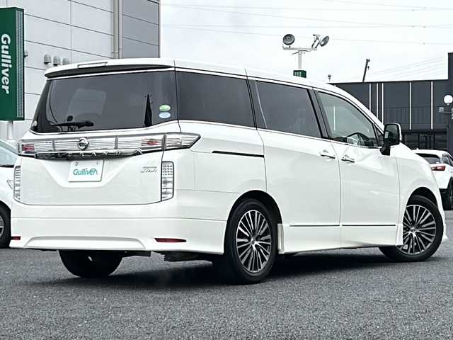 日産 エルグランド 250ハイウェイスターS 千葉県 2016(平28)年 7.9万km ブリリアントホワイトパール 純正SDナビ【MM516D-L】/フルセグTV/DVD/CD/Bluetooth/バックカメラ/ETC/両側パワースライドドア/クルーズコントロール/純正アルミホイール/LEDヘッドライト/ハーフレザーシート/エンジンプッシュスタート/スマートキー/保証書/取扱説明書