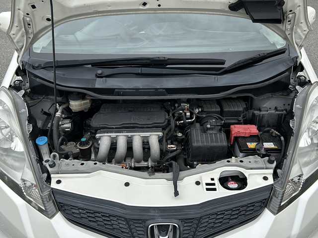 ホンダ フィット L 兵庫県 2011(平23)年 10.8万km プレミアムホワイト 禁煙車　純正ＨＤＤナビ（ＡＭ・ＦＭ・ワンセグ・ＤＶＤ）　ビルトインＥＴＣ　バックカメラ　オートライト　純正フロアマット　純正ドアバイザー