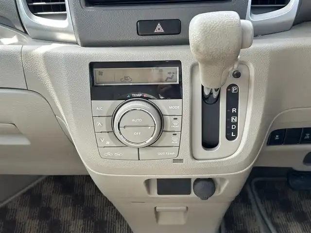 スズキ スペーシア X 福岡県 2014(平26)年 8.6万km キャンドルオレンジメタリック ・ナビ/（BLUETOOTH/フルセグ/バックカメラ/DVD再生機能/・スペアキー/・衝突軽減システム/・アイドリングストップ/・片側パワースライドドア/・電動格納ミラー/・CDチェンジャー/・ドアバイザー/・スマートキー/・ベンチシート/・保証書/・取扱説明書