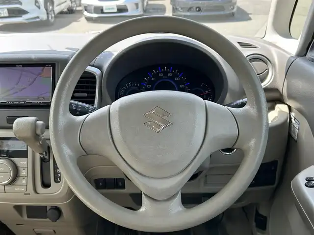 スズキ スペーシア X 福岡県 2014(平26)年 8.6万km キャンドルオレンジメタリック ・ナビ/（BLUETOOTH/フルセグ/バックカメラ/DVD再生機能/・スペアキー/・衝突軽減システム/・アイドリングストップ/・片側パワースライドドア/・電動格納ミラー/・CDチェンジャー/・ドアバイザー/・スマートキー/・ベンチシート/・保証書/・取扱説明書