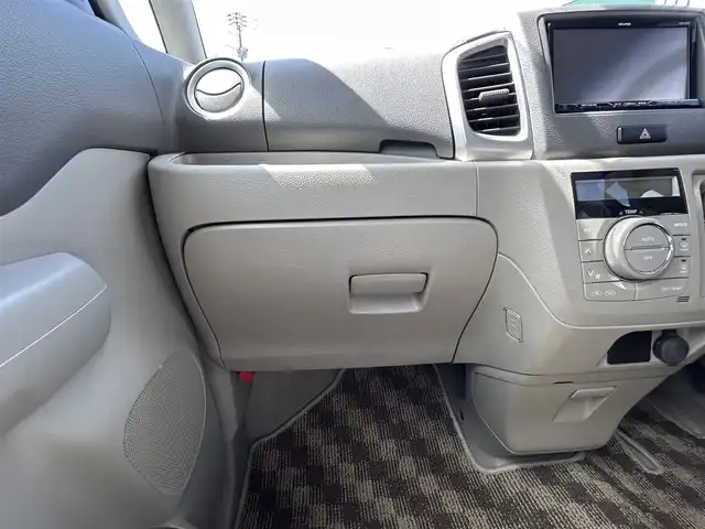 スズキ スペーシア X 福岡県 2014(平26)年 8.6万km キャンドルオレンジメタリック ・ナビ/（BLUETOOTH/フルセグ/バックカメラ/DVD再生機能/・スペアキー/・衝突軽減システム/・アイドリングストップ/・片側パワースライドドア/・電動格納ミラー/・CDチェンジャー/・ドアバイザー/・スマートキー/・ベンチシート/・保証書/・取扱説明書