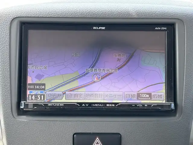 スズキ スペーシア X 福岡県 2014(平26)年 8.6万km キャンドルオレンジメタリック ・ナビ/（BLUETOOTH/フルセグ/バックカメラ/DVD再生機能/・スペアキー/・衝突軽減システム/・アイドリングストップ/・片側パワースライドドア/・電動格納ミラー/・CDチェンジャー/・ドアバイザー/・スマートキー/・ベンチシート/・保証書/・取扱説明書