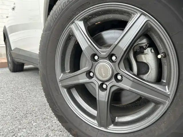 マツダ ＣＸ－３ XD プロアクティブ 滋賀県 2017(平29)年 6.1万km スノーフレイクホワイトパールマイカ ディーゼル/4WD(F4)/6速AT/7インチ純正ナビ/(FM/AM/CD/DVD/フルセグ/Bluetooth)/前ドライブレコーダー(ＳＤカード無し)/ETC/バックカメラ/プリクラッシュブレーキアシスト	/踏み間違い防止アシスト	/レーンキープアシスト	/クルーズコントロール/標識検知機能	/コーナー・バックセンサー	/運転席・助手席シートヒーター/電動格納ミラー/アイドリングストップ/革巻きステアリング/ステアリングスイッチ/ステアリングヒーター/パドルシフト/オートライト/LEDヘッドライト/リアフォグ/フルオートエアコン/ヘッドアップディスプレイ/プッシュスタート/スマートキー/USB端子/純正フロアマット/ドアバイザー