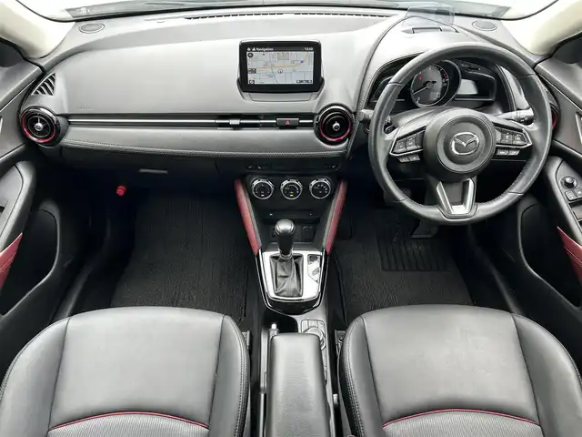 マツダ ＣＸ－３ XD プロアクティブ 滋賀県 2017(平29)年 6.1万km スノーフレイクホワイトパールマイカ ディーゼル/4WD(F4)/6速AT/7インチ純正ナビ/(FM/AM/CD/DVD/フルセグ/Bluetooth)/前ドライブレコーダー(ＳＤカード無し)/ETC/バックカメラ/プリクラッシュブレーキアシスト	/踏み間違い防止アシスト	/レーンキープアシスト	/クルーズコントロール/標識検知機能	/コーナー・バックセンサー	/運転席・助手席シートヒーター/電動格納ミラー/アイドリングストップ/革巻きステアリング/ステアリングスイッチ/ステアリングヒーター/パドルシフト/オートライト/LEDヘッドライト/リアフォグ/フルオートエアコン/ヘッドアップディスプレイ/プッシュスタート/スマートキー/USB端子/純正フロアマット/ドアバイザー