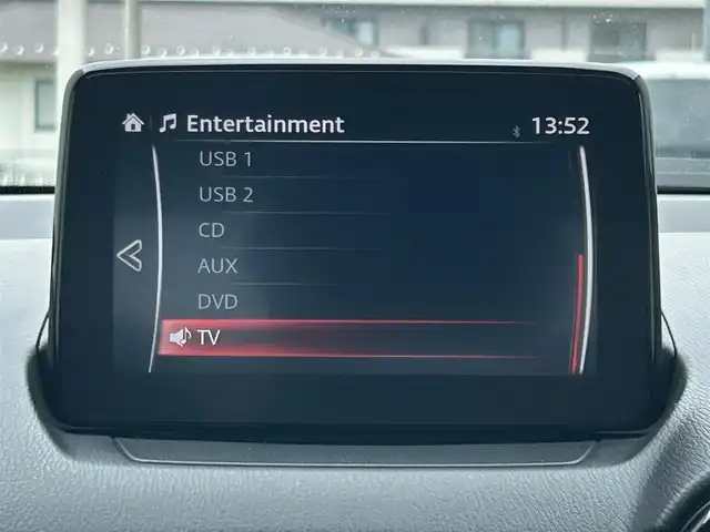 マツダ ＣＸ－３ XD プロアクティブ 滋賀県 2017(平29)年 6.1万km スノーフレイクホワイトパールマイカ ディーゼル/4WD(F4)/6速AT/7インチ純正ナビ/(FM/AM/CD/DVD/フルセグ/Bluetooth)/前ドライブレコーダー(ＳＤカード無し)/ETC/バックカメラ/プリクラッシュブレーキアシスト	/踏み間違い防止アシスト	/レーンキープアシスト	/クルーズコントロール/標識検知機能	/コーナー・バックセンサー	/運転席・助手席シートヒーター/電動格納ミラー/アイドリングストップ/革巻きステアリング/ステアリングスイッチ/ステアリングヒーター/パドルシフト/オートライト/LEDヘッドライト/リアフォグ/フルオートエアコン/ヘッドアップディスプレイ/プッシュスタート/スマートキー/USB端子/純正フロアマット/ドアバイザー