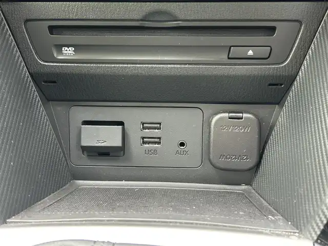 マツダ ＣＸ－３ XD プロアクティブ 滋賀県 2017(平29)年 6.1万km スノーフレイクホワイトパールマイカ ディーゼル/4WD(F4)/6速AT/7インチ純正ナビ/(FM/AM/CD/DVD/フルセグ/Bluetooth)/前ドライブレコーダー(ＳＤカード無し)/ETC/バックカメラ/プリクラッシュブレーキアシスト	/踏み間違い防止アシスト	/レーンキープアシスト	/クルーズコントロール/標識検知機能	/コーナー・バックセンサー	/運転席・助手席シートヒーター/電動格納ミラー/アイドリングストップ/革巻きステアリング/ステアリングスイッチ/ステアリングヒーター/パドルシフト/オートライト/LEDヘッドライト/リアフォグ/フルオートエアコン/ヘッドアップディスプレイ/プッシュスタート/スマートキー/USB端子/純正フロアマット/ドアバイザー