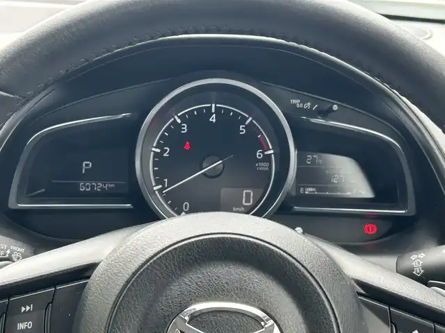 マツダ ＣＸ－３ XD プロアクティブ 滋賀県 2017(平29)年 6.1万km スノーフレイクホワイトパールマイカ ディーゼル/4WD(F4)/6速AT/7インチ純正ナビ/(FM/AM/CD/DVD/フルセグ/Bluetooth)/前ドライブレコーダー(ＳＤカード無し)/ETC/バックカメラ/プリクラッシュブレーキアシスト	/踏み間違い防止アシスト	/レーンキープアシスト	/クルーズコントロール/標識検知機能	/コーナー・バックセンサー	/運転席・助手席シートヒーター/電動格納ミラー/アイドリングストップ/革巻きステアリング/ステアリングスイッチ/ステアリングヒーター/パドルシフト/オートライト/LEDヘッドライト/リアフォグ/フルオートエアコン/ヘッドアップディスプレイ/プッシュスタート/スマートキー/USB端子/純正フロアマット/ドアバイザー