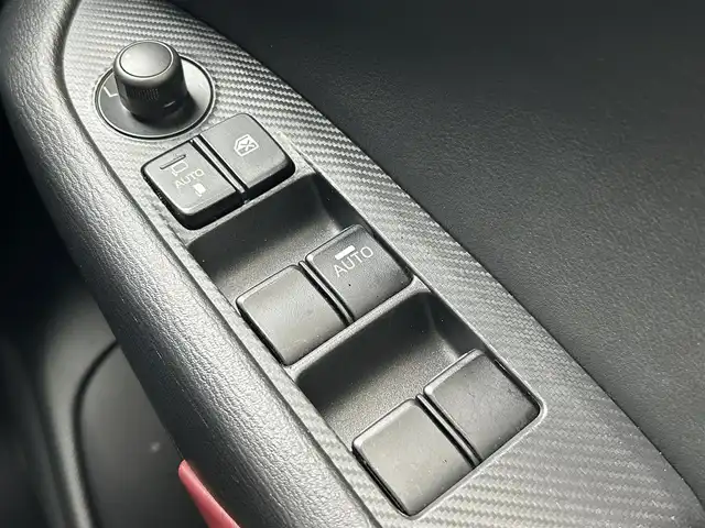 マツダ ＣＸ－３ XD プロアクティブ 滋賀県 2017(平29)年 6.1万km スノーフレイクホワイトパールマイカ ディーゼル/4WD(F4)/6速AT/7インチ純正ナビ/(FM/AM/CD/DVD/フルセグ/Bluetooth)/前ドライブレコーダー(ＳＤカード無し)/ETC/バックカメラ/プリクラッシュブレーキアシスト	/踏み間違い防止アシスト	/レーンキープアシスト	/クルーズコントロール/標識検知機能	/コーナー・バックセンサー	/運転席・助手席シートヒーター/電動格納ミラー/アイドリングストップ/革巻きステアリング/ステアリングスイッチ/ステアリングヒーター/パドルシフト/オートライト/LEDヘッドライト/リアフォグ/フルオートエアコン/ヘッドアップディスプレイ/プッシュスタート/スマートキー/USB端子/純正フロアマット/ドアバイザー