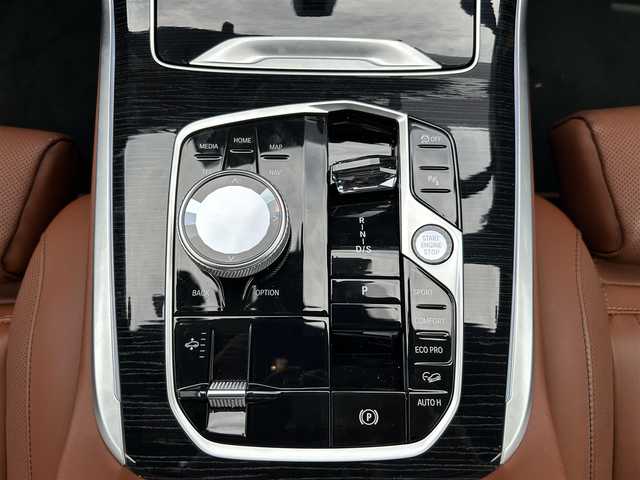 ＢＭＷ ＢＭＷ Ｘ７ xDrive40d Mスポーツ 福岡県 2023(令5)年 2.3万km カーボンブラックM ワンオーナー/純正ナビ（AM/FM/BT/ワンセグTV/AppleCarPlay)/ツインサンルーフ/ヘッドアップディスプレイ/前席メモリーシート/全席パワーシート/全席シートヒーター/前席エアシート/アラウンドビューモニター/ステアリングヒーター/クリアランスソナー/ドライブレコーダー/Bowers & Wilkinsサウンド/パワーバックドア/LEDライト/本革巻ステアリング/USB入力端子/純正23インチアルミホイール/スペアキー×１/保証書/取扱説明書