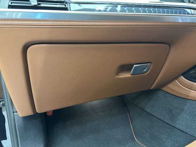 ＢＭＷ ＢＭＷ Ｘ７ xDrive40d Mスポーツ 千葉県 2023(令5)年 2.3万km カーボンブラックM サンルーフ　/Ｂｏｗｅｒｓ＆Ｗｉｌｋｉｎｓ　/ＯＰ２３インチＡＷ　/茶革シート　/パワーシート　/シートヒーター　/ベンチレーション　/３６０°カメラ　/アンビエントライト　/電動リアゲート