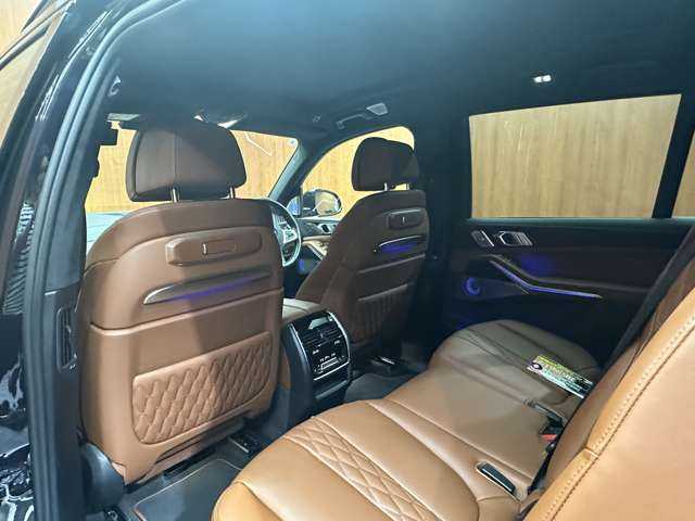 ＢＭＷ ＢＭＷ Ｘ７ xDrive40d Mスポーツ 千葉県 2023(令5)年 2.3万km カーボンブラックM サンルーフ　/Ｂｏｗｅｒｓ＆Ｗｉｌｋｉｎｓ　/ＯＰ２３インチＡＷ　/茶革シート　/パワーシート　/シートヒーター　/ベンチレーション　/３６０°カメラ　/アンビエントライト　/電動リアゲート
