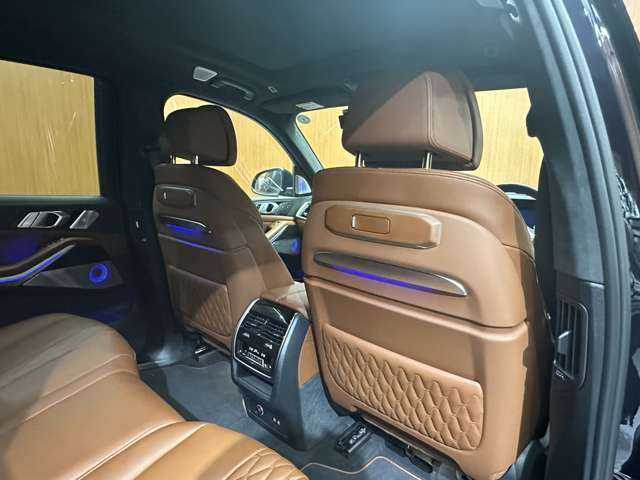 ＢＭＷ ＢＭＷ Ｘ７ xDrive40d Mスポーツ 千葉県 2023(令5)年 2.3万km カーボンブラックM サンルーフ　/Ｂｏｗｅｒｓ＆Ｗｉｌｋｉｎｓ　/ＯＰ２３インチＡＷ　/茶革シート　/パワーシート　/シートヒーター　/ベンチレーション　/３６０°カメラ　/アンビエントライト　/電動リアゲート