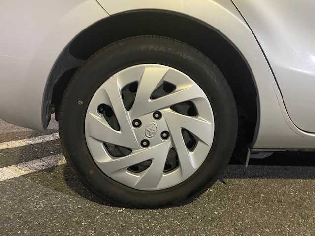 トヨタ アクア S 埼玉県 2018(平30)年 9.4万km シルバーM トヨタセーフティセンス/社外SDナビ/　DTV/CD/DVD/BT/USB/バックカメラ/LEDヘッドライト/オートライト/ETC/スマートキー/プッシュスタート/スペアキー