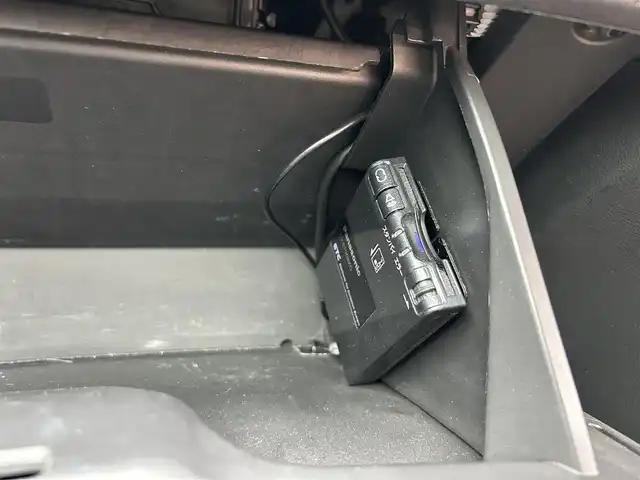 ホンダ ストリーム ZS HDDナビパッケージ 三重県 2009(平21)年 5.9万km スーパープラチナメタリック 登録時58935km/純正ナビ/ＦＭ／ＡＭ／ＨＤＤ／ＤＶＤ／ワンセグＴＶ/バックカメラ/ＥＴＣ/禁煙車/ハンズフリー/電格ミラー/３列シート/シートアレンジ/盗難防止装置/ドアバイザー/スペアキー１本