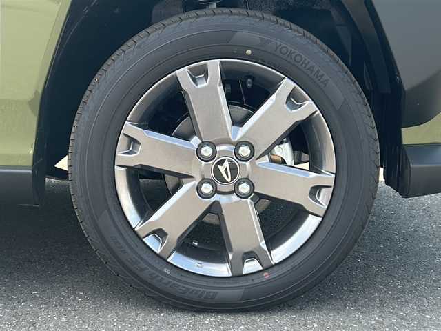 ダイハツ タフト G ダーククロムベンチャー 茨城県 2025(令7)年 0.1千km フォレストカーキメタリック 純正7インチディーラーオプションナビ（AM/FM/Bluetooth接続/フルセグTV/USB/CD/DVD）/バックカメラ/ガラスルーフ/スマートキー/パーキングアシスト/アイドリングストップ/前席シートヒーター/前後コーナーセンサー/純正15インチアルミホイール/クルーズコントロール/衝突被害軽減システム/横滑り防止装置/盗難防止装置/オートホールド/電動パーキングブレーキ/ステアリングリモコンスイッチ