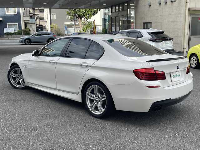 ＢＭＷ ５２３ｄ Mスポーツ ザ・ピーク 神奈川県 2016(平28)年 6.1万km アルピンホワイトⅢ グレード：THE PEAK 126/260/ディーゼル＆ターボ/インテリジェントセイフティ/レーンチェンジウォーニング/レーンディパーチャーウォーニング/アクティブクルーズコントロール/パークディスタンスコントロール/純正ナビ＆フルセグTV/CD/DVD/MSV/USB/AUX/BT/バックカメラ/ビルトインETC（ミラー一体型）/電動パーキングブレーキ/AUTO HOLD/黒レザーシート/・前席パワーシート/・前席シートヒーター/・D席メモリ付シート/パドルシフト/ステアリングリモコン/フロント＆リアエアロ/純正19inアルミホイール/オートライト/LEDライト/スマートキー/プッシュスタート/W＆サイド＆カーテンエアバッグ/横滑り防止装置/ABS/フロアマット/保証書/取扱説明書