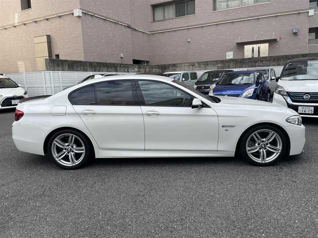 ＢＭＷ ５２３ｄ Mスポーツ ザ・ピーク 神奈川県 2016(平28)年 6.1万km アルピンホワイトⅢ グレード：THE PEAK 126/260/ディーゼル＆ターボ/インテリジェントセイフティ/レーンチェンジウォーニング/レーンディパーチャーウォーニング/アクティブクルーズコントロール/パークディスタンスコントロール/純正ナビ＆フルセグTV/CD/DVD/MSV/USB/AUX/BT/バックカメラ/ビルトインETC（ミラー一体型）/電動パーキングブレーキ/AUTO HOLD/黒レザーシート/・前席パワーシート/・前席シートヒーター/・D席メモリ付シート/パドルシフト/ステアリングリモコン/フロント＆リアエアロ/純正19inアルミホイール/オートライト/LEDライト/スマートキー/プッシュスタート/W＆サイド＆カーテンエアバッグ/横滑り防止装置/ABS/フロアマット/保証書/取扱説明書