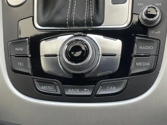 アウディ Ｑ５ 2．0 TFSI クワトロ Sライン 岩手県 2016(平28)年 5.1万km グレイシアホワイトメタリック ４WD/ターボ/バング&オルフセンサウンドシステム/アダプティブクルーズコントロール/衝突被害軽減システム/コーナーセンサー/ダウンヒルアシスト/横滑り防止装置/パドルシフト/アイドリングストップ/BBSジャーマニー１９インチ鋳造アルミホイール/パワーシート/純正ナビ/フルセグTV/バックカメラ/サイドカメラ/HIDヘッドライト