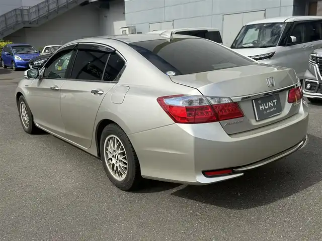 ホンダ アコード ハイブリッド EX 千葉県 2013(平25)年 14.5万km シャンパンプラチナM 衝突軽減ブレーキ/純正９インチナビ/バックカメラ/フルセグＴＶ/Ｂｌｕｅｔｏｏｔｈ/ＥＴＣ/パワーシート/ＢＢＳ１６インチアルミホイール/ＬＥＤヘッドライト/オートライト/フロアマット