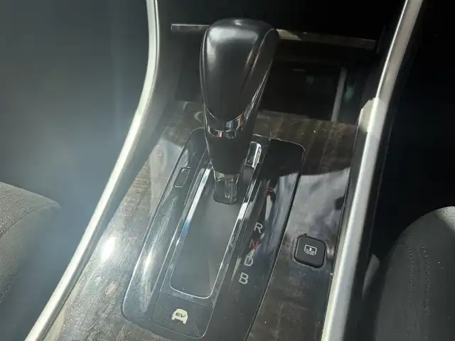 ホンダ アコード ハイブリッド EX 千葉県 2013(平25)年 14.5万km シャンパンプラチナM 衝突軽減ブレーキ/純正９インチナビ/バックカメラ/フルセグＴＶ/Ｂｌｕｅｔｏｏｔｈ/ＥＴＣ/パワーシート/ＢＢＳ１６インチアルミホイール/ＬＥＤヘッドライト/オートライト/フロアマット