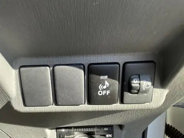 トヨタ プリウス α S チューンブラック 茨城県 2013(平25)年 8万km ホワイトパールクリスタルシャイン 純正メモリナビ/地デジテレビ/AM/FM/BlueTooth接続/バックカメラ/前方ドライブレコーダー/ビルトインETC/ステアリングリモコン/電動格納ミラー/オートライト/フォグランプ/プッシュスタート