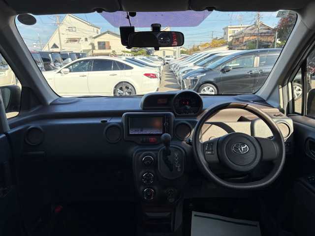 トヨタ スペイド F 大阪府 2014(平26)年 11.3万km シルバーマイカM 純正ナビ/バックカメラ/フルセグ/Bluetooth/CD/DVD/片側パワースライドドア/ドライブレコーダー/ETC/プッシュスタート/スマートキー×２/ステアリングスイッチ/純正フロアマット/HIDヘッドライト/オートライト