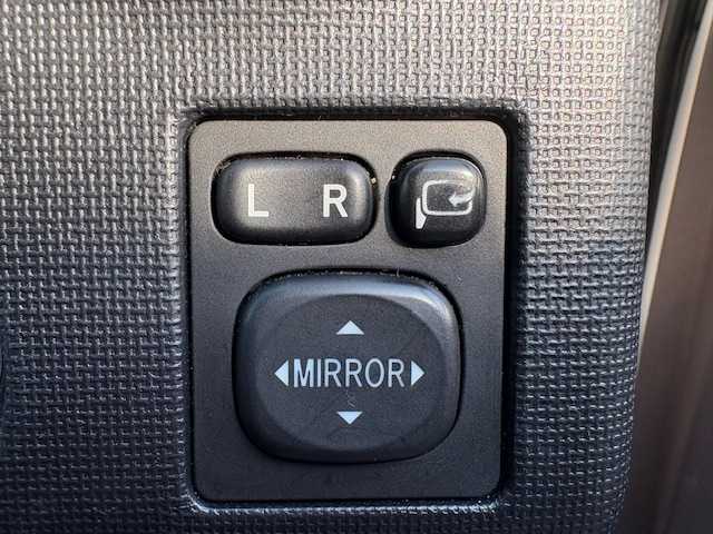 トヨタ スペイド F 大阪府 2014(平26)年 11.3万km シルバーマイカM 純正ナビ/バックカメラ/フルセグ/Bluetooth/CD/DVD/片側パワースライドドア/ドライブレコーダー/ETC/プッシュスタート/スマートキー×２/ステアリングスイッチ/純正フロアマット/HIDヘッドライト/オートライト