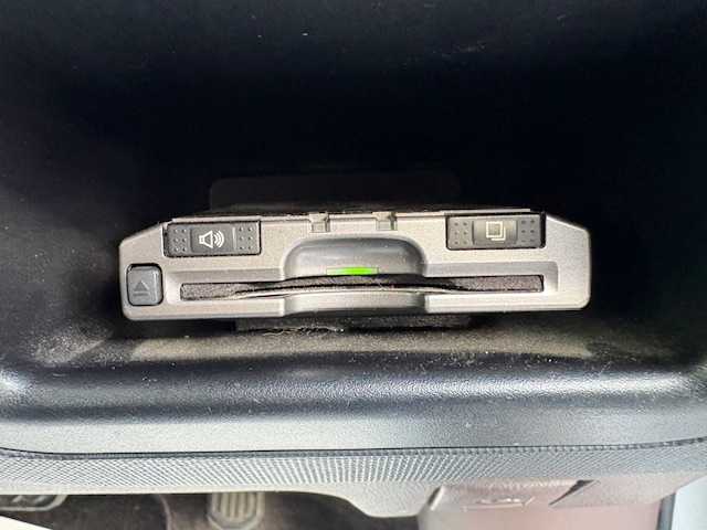 トヨタ スペイド F 大阪府 2014(平26)年 11.3万km シルバーマイカM 純正ナビ/バックカメラ/フルセグ/Bluetooth/CD/DVD/片側パワースライドドア/ドライブレコーダー/ETC/プッシュスタート/スマートキー×２/ステアリングスイッチ/純正フロアマット/HIDヘッドライト/オートライト