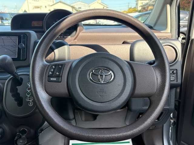 トヨタ スペイド F 大阪府 2014(平26)年 11.3万km シルバーマイカM 純正ナビ/バックカメラ/フルセグ/Bluetooth/CD/DVD/片側パワースライドドア/ドライブレコーダー/ETC/プッシュスタート/スマートキー×２/ステアリングスイッチ/純正フロアマット/HIDヘッドライト/オートライト