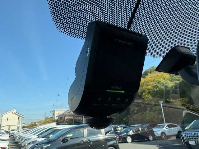 トヨタ スペイド F 大阪府 2014(平26)年 11.3万km シルバーマイカM 純正ナビ/バックカメラ/フルセグ/Bluetooth/CD/DVD/片側パワースライドドア/ドライブレコーダー/ETC/プッシュスタート/スマートキー×２/ステアリングスイッチ/純正フロアマット/HIDヘッドライト/オートライト