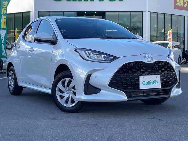 トヨタ ヤリス G 長野県 2024(令6)年 1.7万km プラチナホワイトパールマイカ 禁煙車/４WD/純正8インチディスプレイオーディオ/（AM/FM/USB/Bluetooth）/・ナビ機能付き/HDMI/バックカメラ/ビルトインETC/プッシュスタート/プリクラッシュセーフティ/レーンディパーチャーアラート/クリアランスソナー/オートマチックハイビーム/横滑り防止装置/ステアリングスイッチ/オートライト/オートマチックハイビーム/社外ドライブレコーダー/LEDヘッドライト/フロアマット/プラチナホワイトパールマイカ