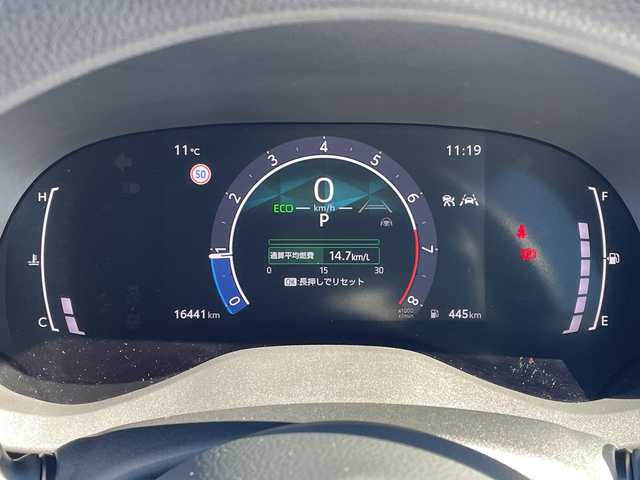 トヨタ ヤリス G 長野県 2024(令6)年 1.7万km プラチナホワイトパールマイカ 禁煙車/４WD/純正8インチディスプレイオーディオ/（AM/FM/USB/Bluetooth）/・ナビ機能付き/HDMI/バックカメラ/ビルトインETC/プッシュスタート/プリクラッシュセーフティ/レーンディパーチャーアラート/クリアランスソナー/オートマチックハイビーム/横滑り防止装置/ステアリングスイッチ/オートライト/オートマチックハイビーム/社外ドライブレコーダー/LEDヘッドライト/フロアマット/プラチナホワイトパールマイカ