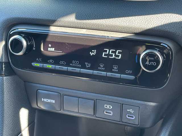 トヨタ ヤリス G 長野県 2024(令6)年 1.7万km プラチナホワイトパールマイカ 禁煙車/４WD/純正8インチディスプレイオーディオ/（AM/FM/USB/Bluetooth）/・ナビ機能付き/HDMI/バックカメラ/ビルトインETC/プッシュスタート/プリクラッシュセーフティ/レーンディパーチャーアラート/クリアランスソナー/オートマチックハイビーム/横滑り防止装置/ステアリングスイッチ/オートライト/オートマチックハイビーム/社外ドライブレコーダー/LEDヘッドライト/フロアマット/プラチナホワイトパールマイカ