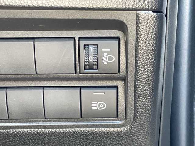 トヨタ ヤリス G 長野県 2024(令6)年 1.7万km プラチナホワイトパールマイカ 禁煙車/４WD/純正8インチディスプレイオーディオ/（AM/FM/USB/Bluetooth）/・ナビ機能付き/HDMI/バックカメラ/ビルトインETC/プッシュスタート/プリクラッシュセーフティ/レーンディパーチャーアラート/クリアランスソナー/オートマチックハイビーム/横滑り防止装置/ステアリングスイッチ/オートライト/オートマチックハイビーム/社外ドライブレコーダー/LEDヘッドライト/フロアマット/プラチナホワイトパールマイカ