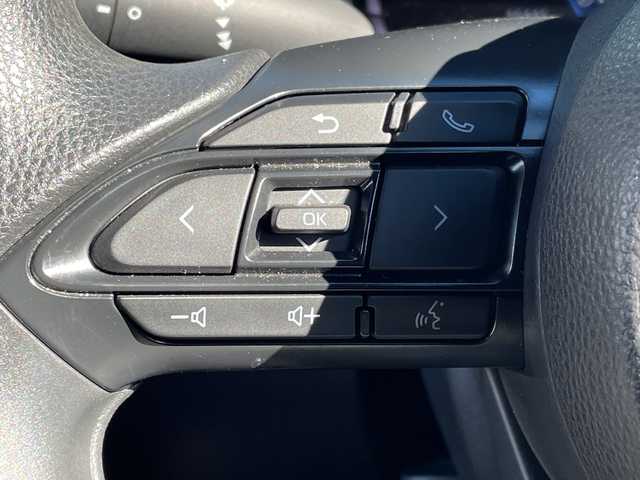 トヨタ ヤリス G 長野県 2024(令6)年 1.7万km プラチナホワイトパールマイカ 禁煙車/４WD/純正8インチディスプレイオーディオ/（AM/FM/USB/Bluetooth）/・ナビ機能付き/HDMI/バックカメラ/ビルトインETC/プッシュスタート/プリクラッシュセーフティ/レーンディパーチャーアラート/クリアランスソナー/オートマチックハイビーム/横滑り防止装置/ステアリングスイッチ/オートライト/オートマチックハイビーム/社外ドライブレコーダー/LEDヘッドライト/フロアマット/プラチナホワイトパールマイカ