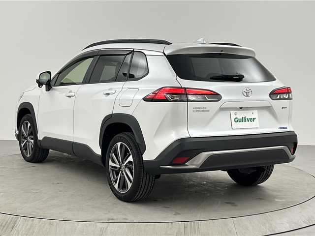 トヨタ カローラ クロス ハイブリッド Z 熊本県 2024(令6)年 0.8万km プラチナホワイトパールマイカ 純正ディスプレイオーディオ/　(AM/FM/BT/フルセグTV)/トヨタセーフティセンス/　・クルーズコントロール　追従有/　・オートハイビーム/　・LDA/　・PCS/　・PDA/　・PKSB/　・RSA/オートライト/クリアランスソナー/ヘッドライト　レベライザー/フォグランプ/電動格納ミラー/ミラーウインカー/ドアバイザー/ルーフレール/パワーバックドア/シートヒーター　(D/N)/ステアリングスイッチ/ドライブレコーダー　前方　CDR450B/ETC/スペアキー　１本