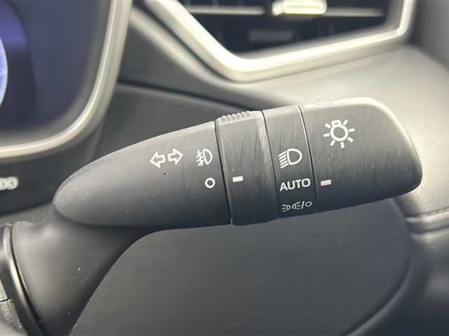 トヨタ カローラ クロス ハイブリッド Z 熊本県 2024(令6)年 0.8万km プラチナホワイトパールマイカ 純正ディスプレイオーディオ/　(AM/FM/BT/フルセグTV)/トヨタセーフティセンス/　・クルーズコントロール　追従有/　・オートハイビーム/　・LDA/　・PCS/　・PDA/　・PKSB/　・RSA/オートライト/クリアランスソナー/ヘッドライト　レベライザー/フォグランプ/電動格納ミラー/ミラーウインカー/ドアバイザー/ルーフレール/パワーバックドア/シートヒーター　(D/N)/ステアリングスイッチ/ドライブレコーダー　前方　CDR450B/ETC/スペアキー　１本