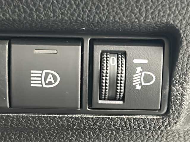 トヨタ カローラ クロス ハイブリッド Z 熊本県 2024(令6)年 0.8万km プラチナホワイトパールマイカ 純正ディスプレイオーディオ/　(AM/FM/BT/フルセグTV)/トヨタセーフティセンス/　・クルーズコントロール　追従有/　・オートハイビーム/　・LDA/　・PCS/　・PDA/　・PKSB/　・RSA/オートライト/クリアランスソナー/ヘッドライト　レベライザー/フォグランプ/電動格納ミラー/ミラーウインカー/ドアバイザー/ルーフレール/パワーバックドア/シートヒーター　(D/N)/ステアリングスイッチ/ドライブレコーダー　前方　CDR450B/ETC/スペアキー　１本