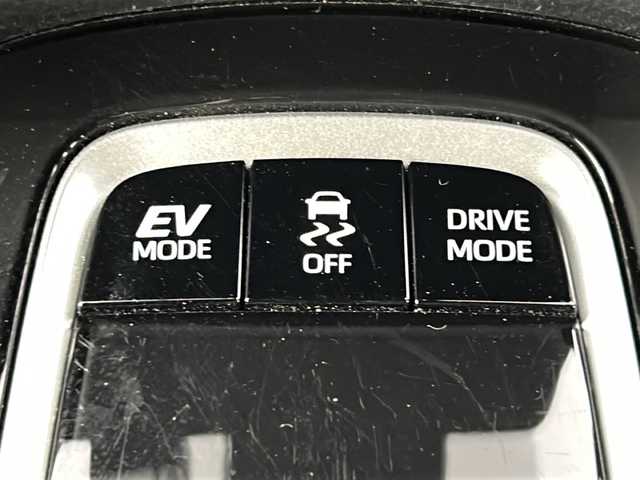 トヨタ カローラ クロス ハイブリッド Z 熊本県 2024(令6)年 0.8万km プラチナホワイトパールマイカ 純正ディスプレイオーディオ/　(AM/FM/BT/フルセグTV)/トヨタセーフティセンス/　・クルーズコントロール　追従有/　・オートハイビーム/　・LDA/　・PCS/　・PDA/　・PKSB/　・RSA/オートライト/クリアランスソナー/ヘッドライト　レベライザー/フォグランプ/電動格納ミラー/ミラーウインカー/ドアバイザー/ルーフレール/パワーバックドア/シートヒーター　(D/N)/ステアリングスイッチ/ドライブレコーダー　前方　CDR450B/ETC/スペアキー　１本