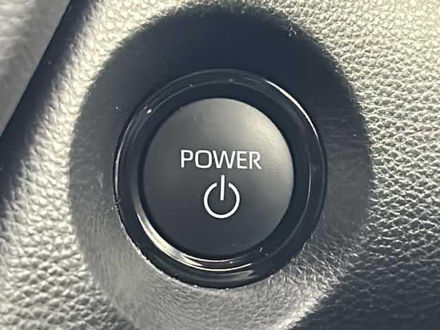 トヨタ カローラ クロス ハイブリッド Z 熊本県 2024(令6)年 0.8万km プラチナホワイトパールマイカ 純正ディスプレイオーディオ/　(AM/FM/BT/フルセグTV)/トヨタセーフティセンス/　・クルーズコントロール　追従有/　・オートハイビーム/　・LDA/　・PCS/　・PDA/　・PKSB/　・RSA/オートライト/クリアランスソナー/ヘッドライト　レベライザー/フォグランプ/電動格納ミラー/ミラーウインカー/ドアバイザー/ルーフレール/パワーバックドア/シートヒーター　(D/N)/ステアリングスイッチ/ドライブレコーダー　前方　CDR450B/ETC/スペアキー　１本